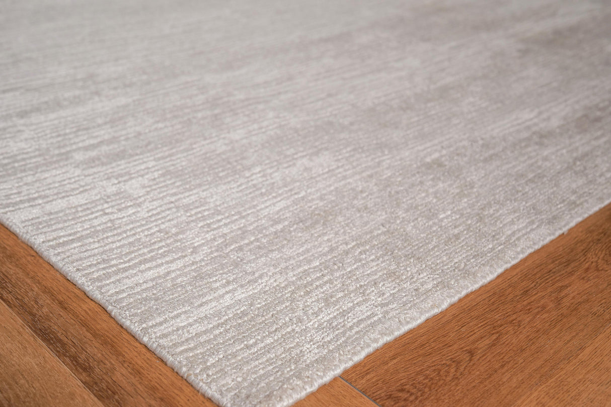 Exquisite Rugs Tangaro Hand-loomed Bamboo Silk/Banana Silk Silver 2' x 3' Area Rug