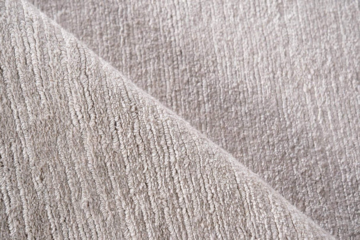 Exquisite Rugs Tangaro Hand-loomed Bamboo Silk/Banana Silk Silver 2' x 3' Area Rug