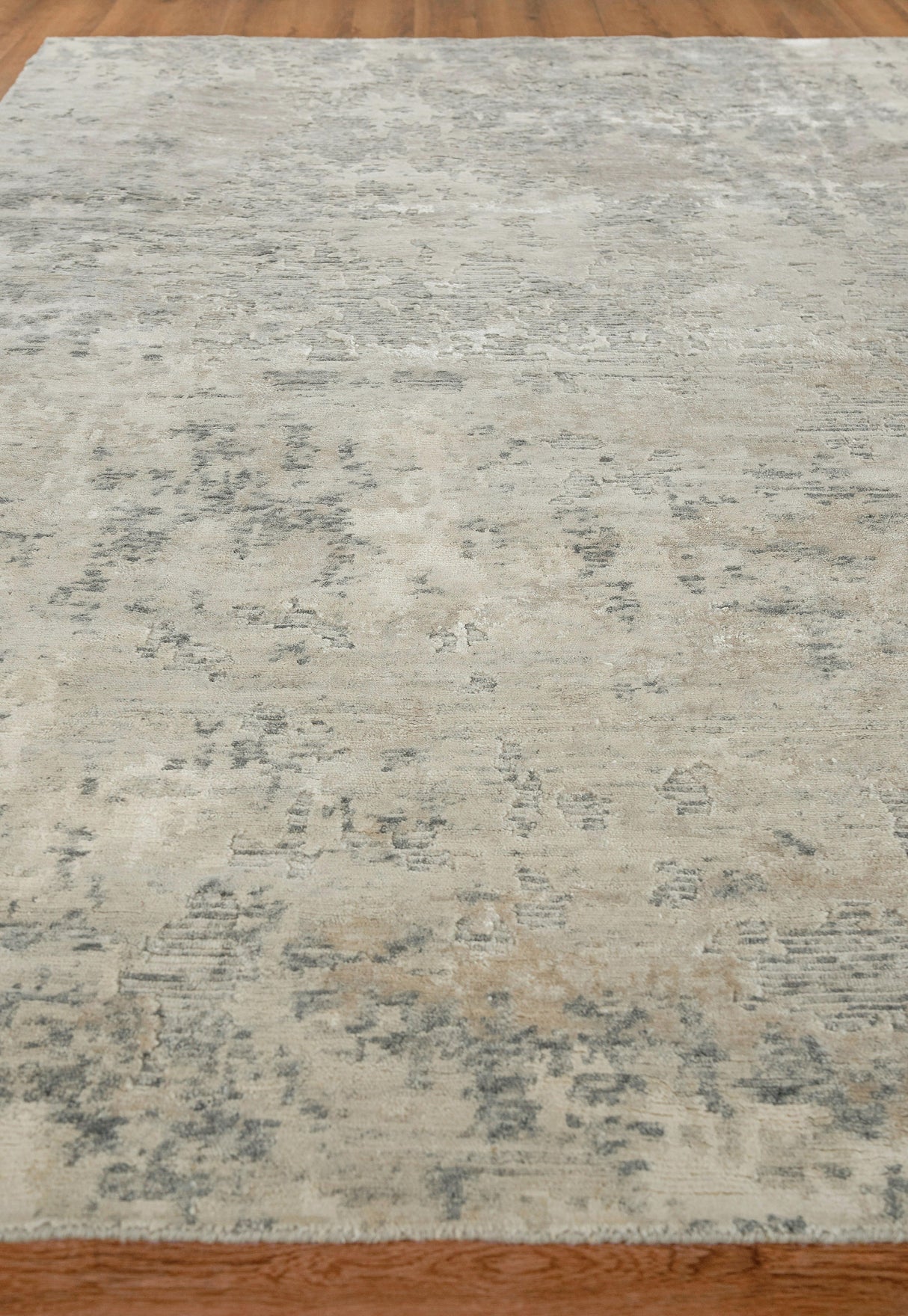 Exquisite Rugs Cosmo Hand-knotted Wool/Bamboo Silk White 4' x 6' Area Rug