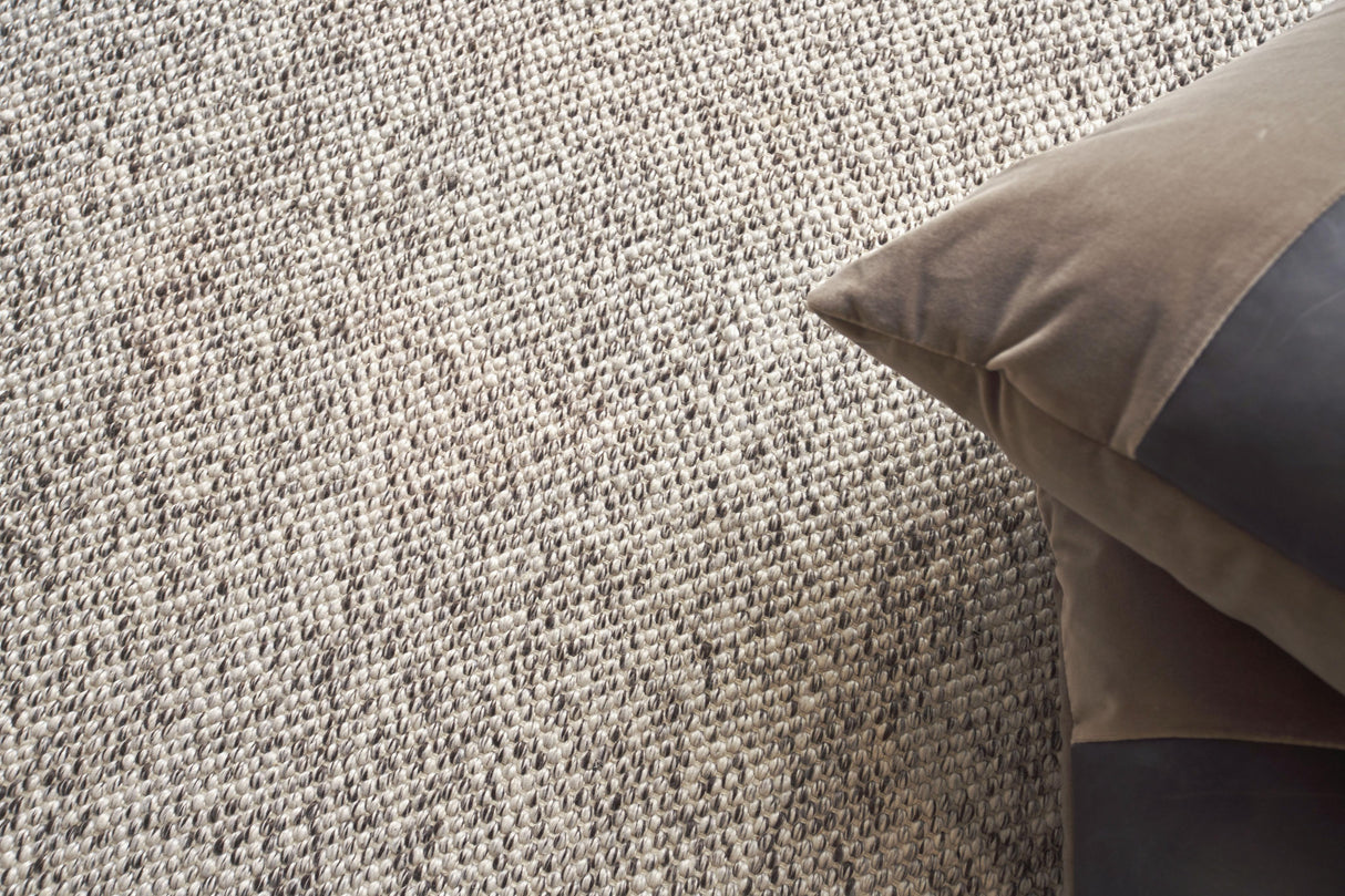 Exquisite Rugs Rhodes Hand-loomed PET yarn Taupe 2' x 3' Area Rug