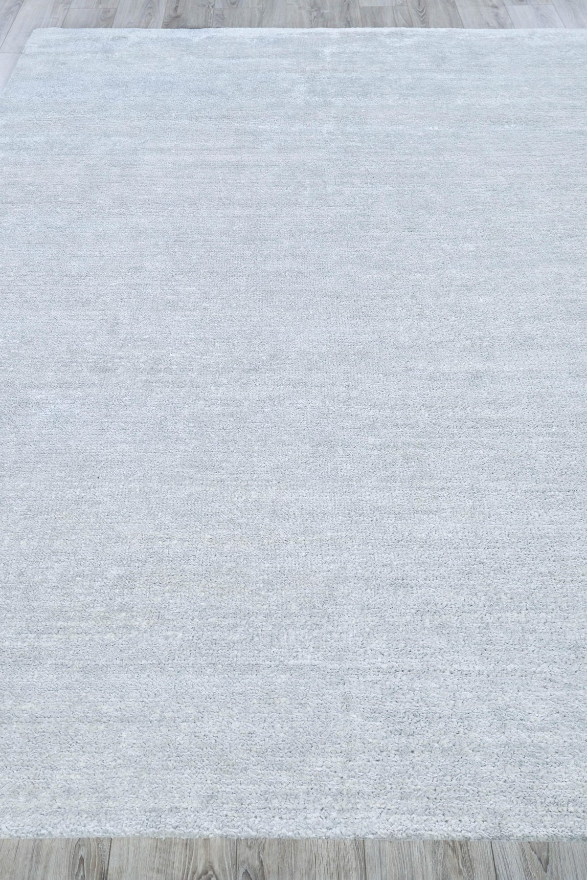 Exquisite Rugs Plush Hand-knotted Bamboo Silk/Mohair 4640 Chrome 2' x 3' Area Rug