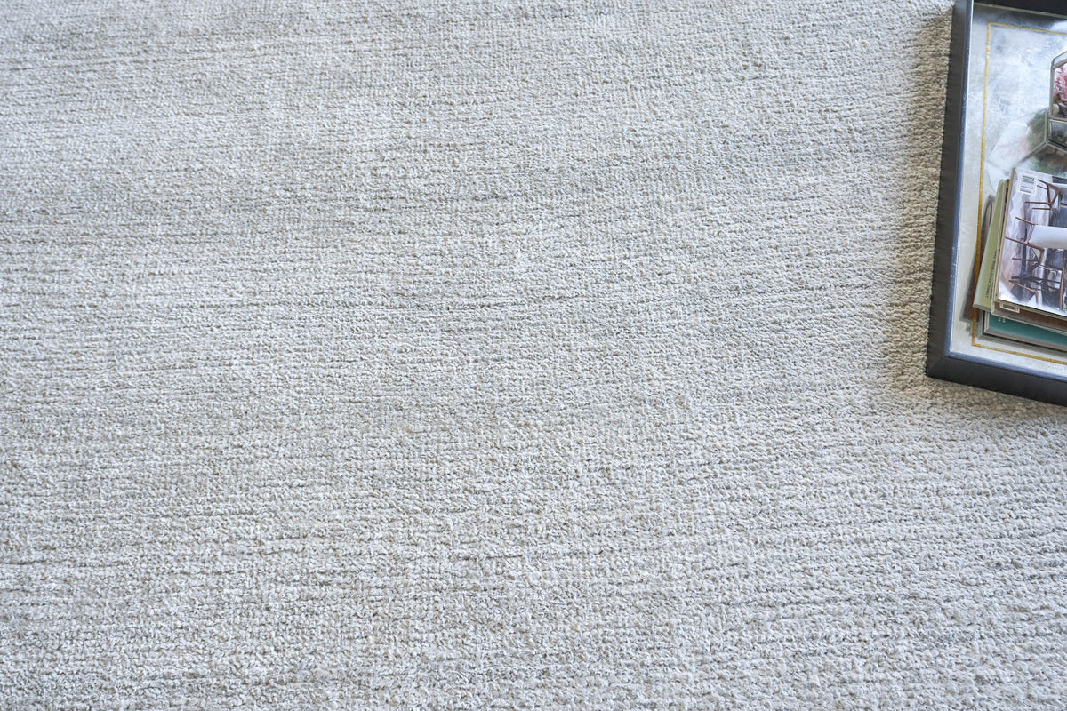 Exquisite Rugs Plush Hand-knotted Bamboo Silk/Mohair 4640 Chrome 2' x 3' Area Rug