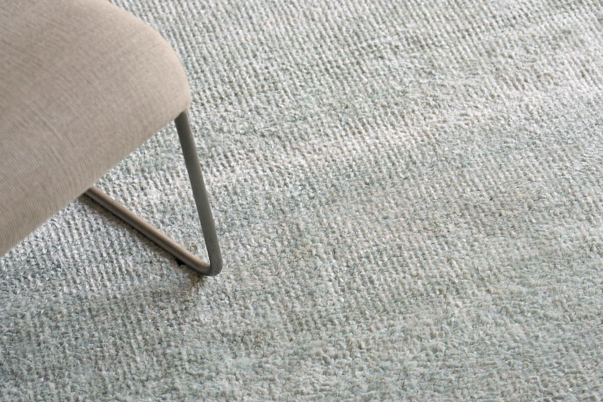 Exquisite Rugs Plush Hand-Knotted Bamboo Silk and Wool 4642 Gray 2' x 3' Area Rug