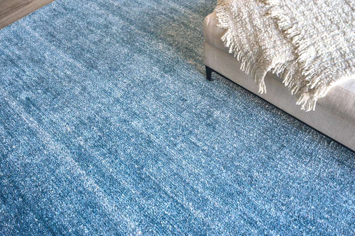 Exquisite Rugs Plush Hand-knotted Bamboo Silk/Mohair 4662 Light Blue 2' x 3' Area Rug