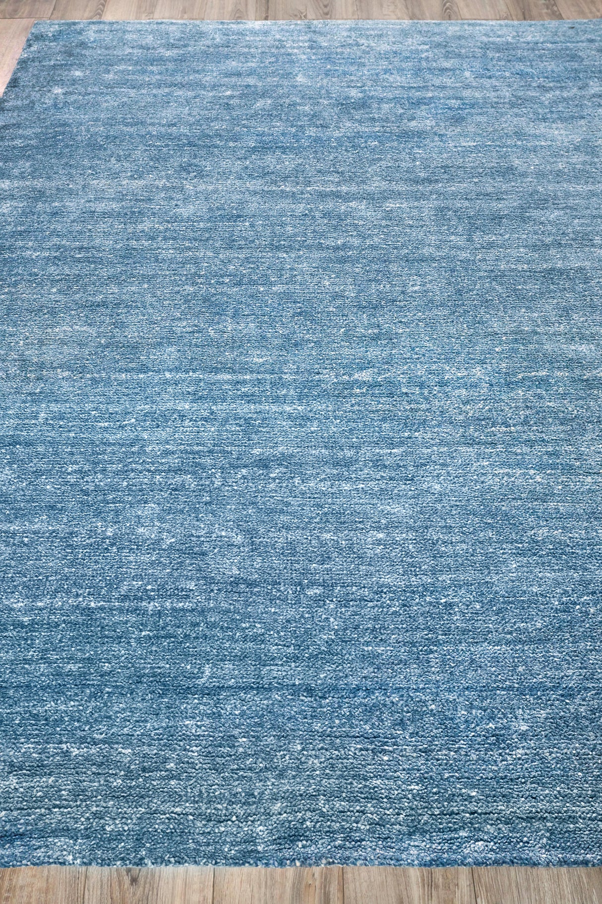 Exquisite Rugs Plush Hand-knotted Bamboo Silk/Mohair 4662 Light Blue 2' x 3' Area Rug