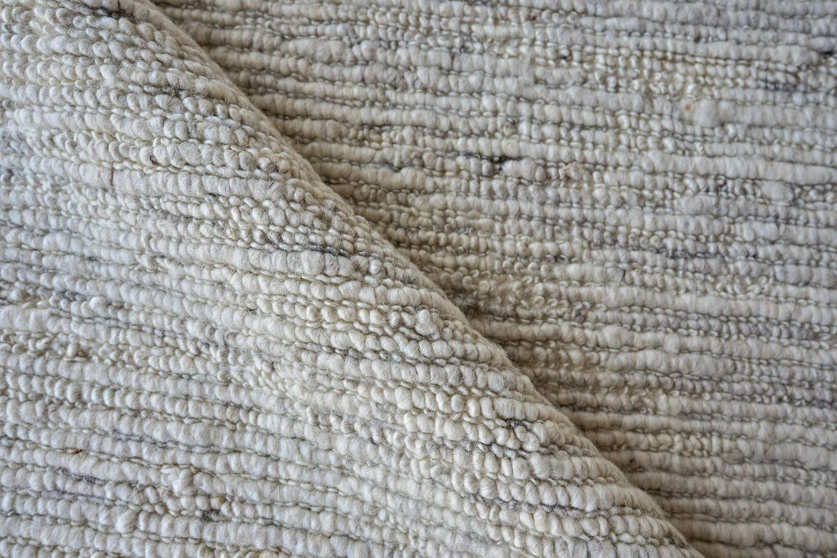 Exquisite Rugs Sorrento Hand Loomed New Zealand Wool in 4687 Silver 14' x 10' Area Rug