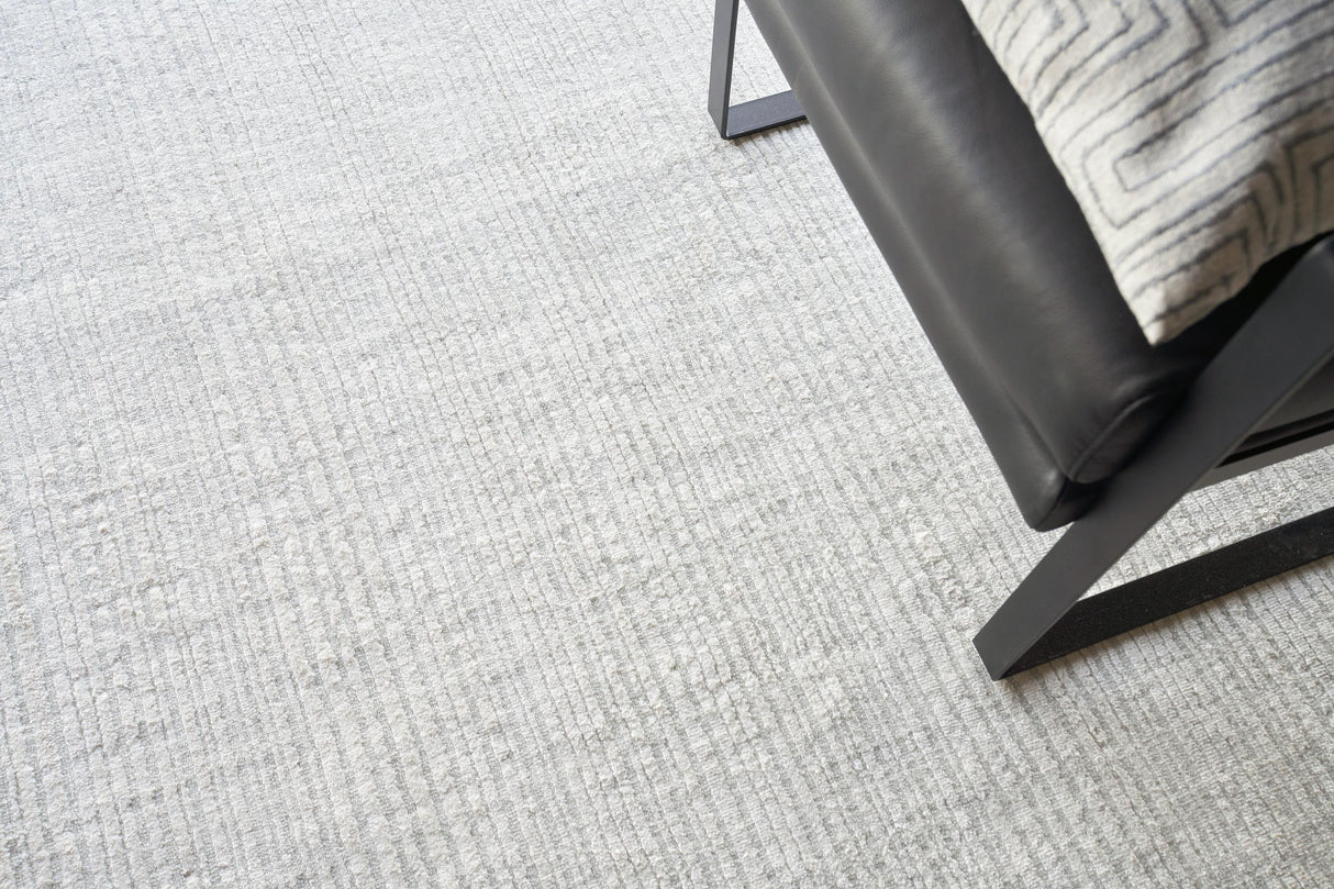 Exquisite Rugs Rossini Hand-loomed Nylon/PET yarn Yarn 4697 Ivory 10' x 12' Area Rug
