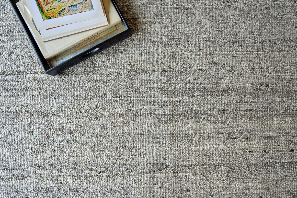 Exquisite Rugs Sorrento Hand Loomed New Zealand Wool in 4700 Gray 10' x 14' Area Rug