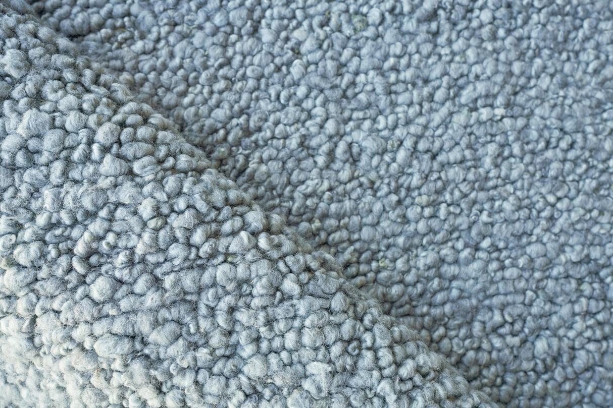 Exquisite Rugs Borelli Hand-loomed New Zealand Wool 4753 Light Blue 5' x 10' Area Rug