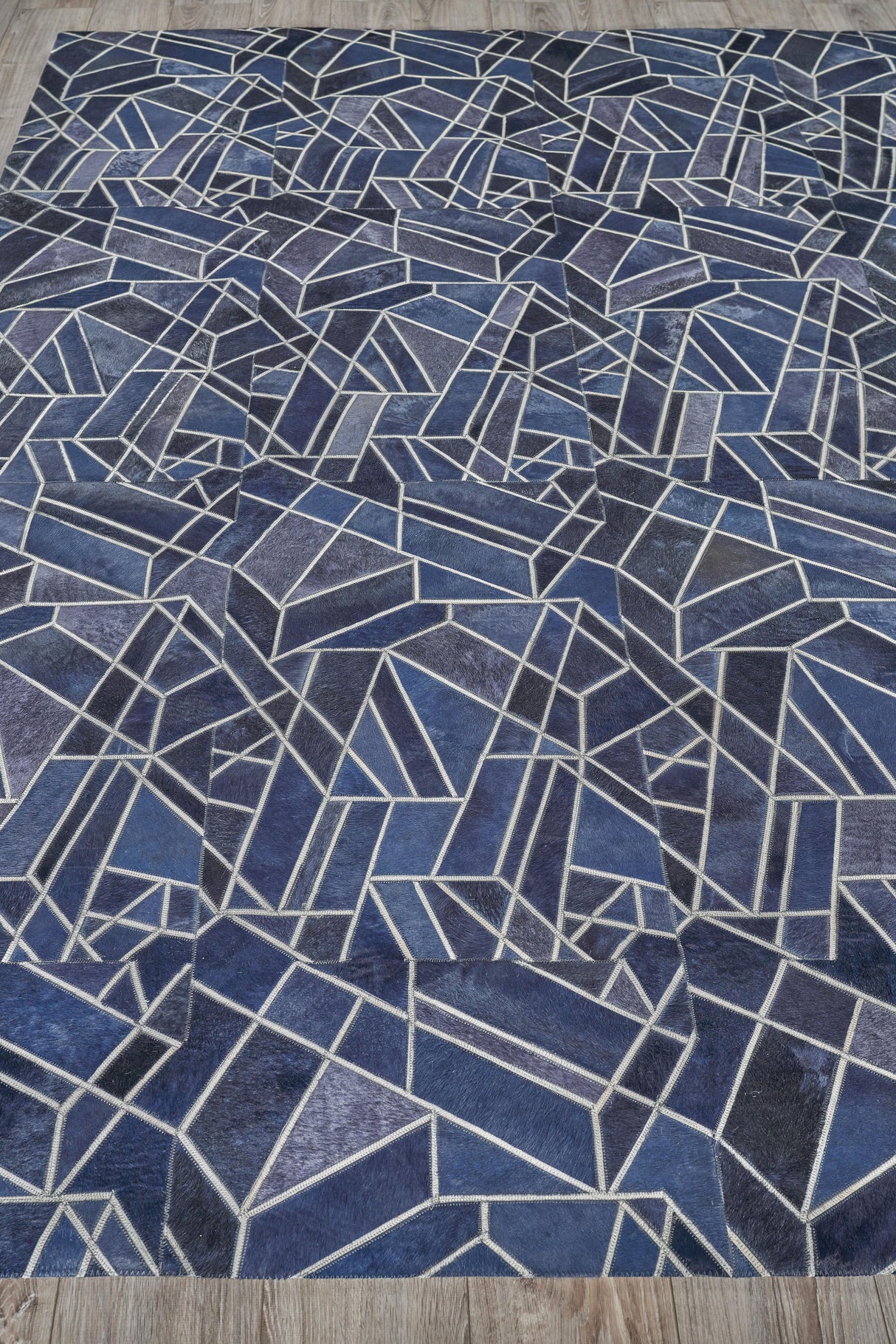 Exquisite Rugs Natural Hide Handmade Leather Hide in 4780 Blue/Ivory 8' x 10' Area Rug