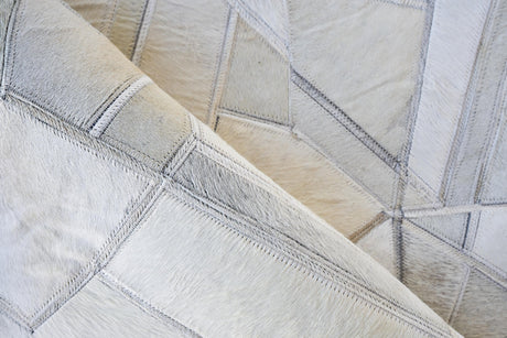 Exquisite Rugs Natural Hide Handmade Leather Hide in 4781 Ivory 8' x 10' Area Rug