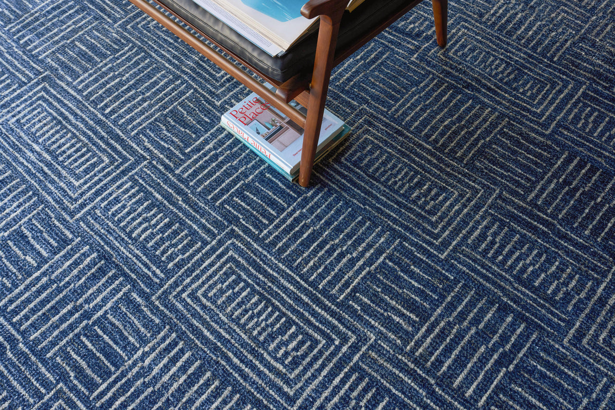 Exquisite Rugs Aldridge Hand Knotted Wool/Bamboo Silk in 4826 Blue/Ivory 8' x 10' Area Rug