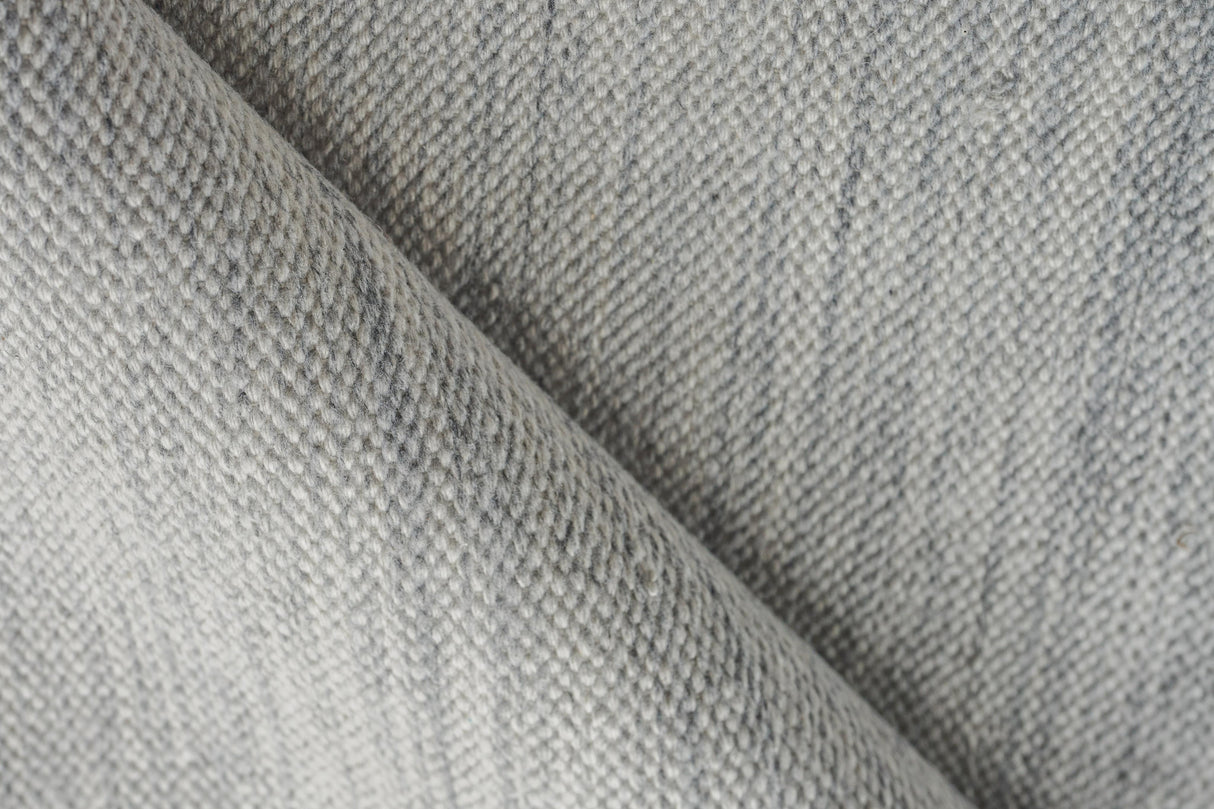 Exquisite Rugs Kashmir Indoor/Outdoor Flatweave PET yarn 4852 Light Silver 2' x 3' Area Rug