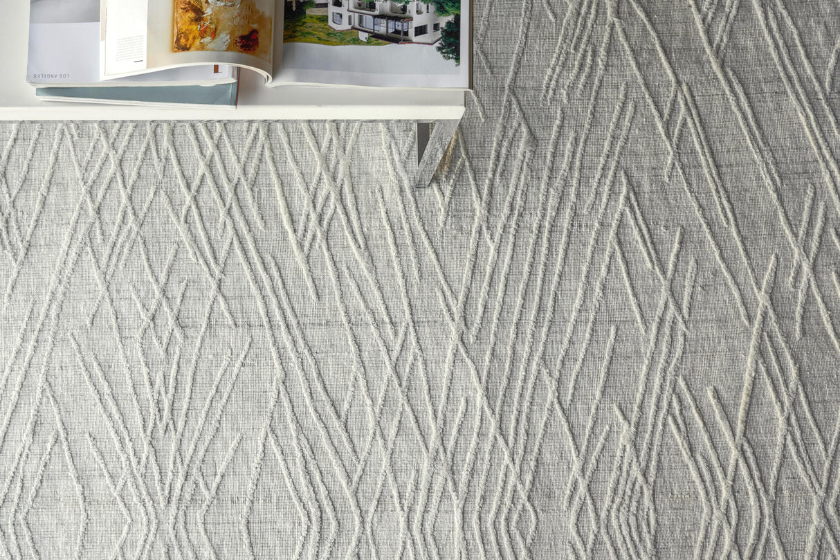 Exquisite Rugs Crescendo Hand Loomed Bamboo Silk in 4904 White 9' x 12' Area Rug