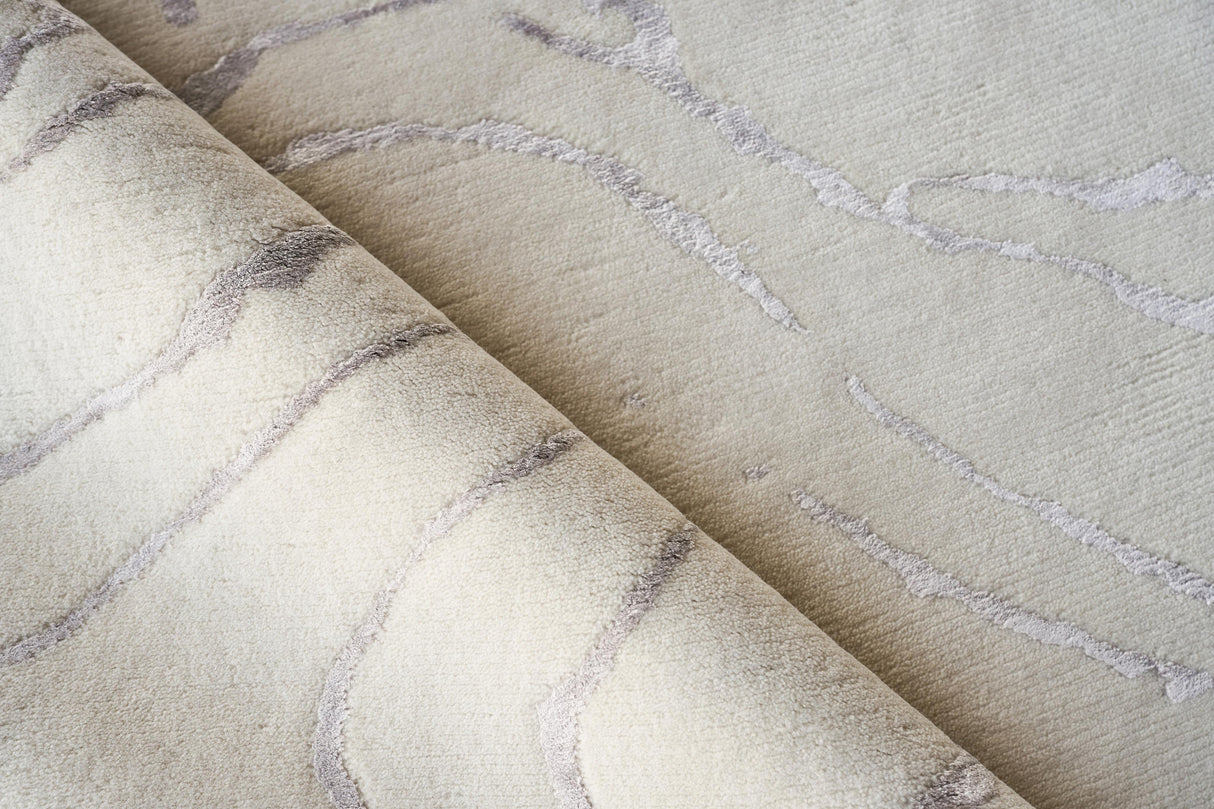 Exquisite Rugs Aries Hand Knotted Wool/Bamboo Silk in 4911 Silver 8' x 10' Area Rug