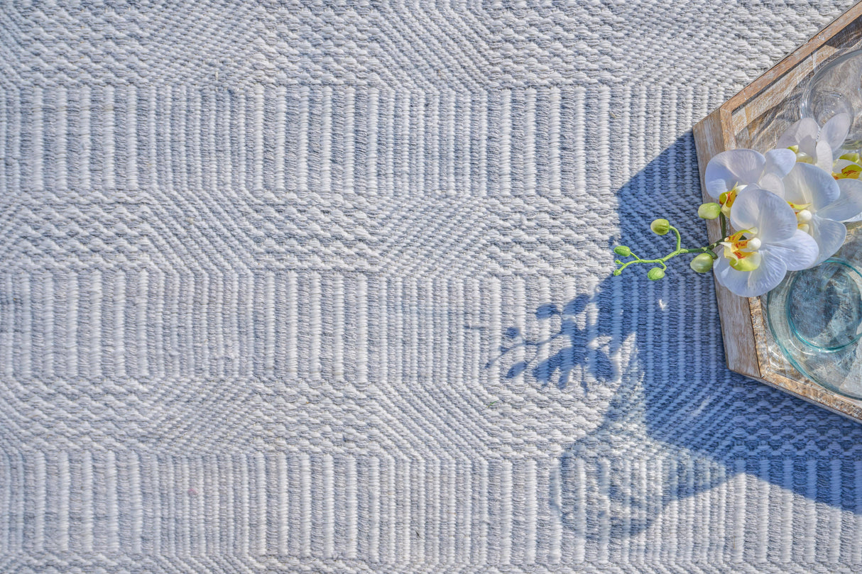 Exquisite Rugs Naples Indoor/Outdoor Flatweave PET yarn 4981 Light Silver 2' x 3' Area Rug
