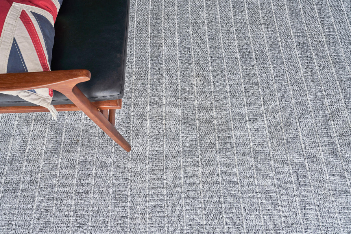 Exquisite Rugs Nova Indoor/Outdoor Flatweave PET yarn 4989 Gray 2' x 3' Area Rug