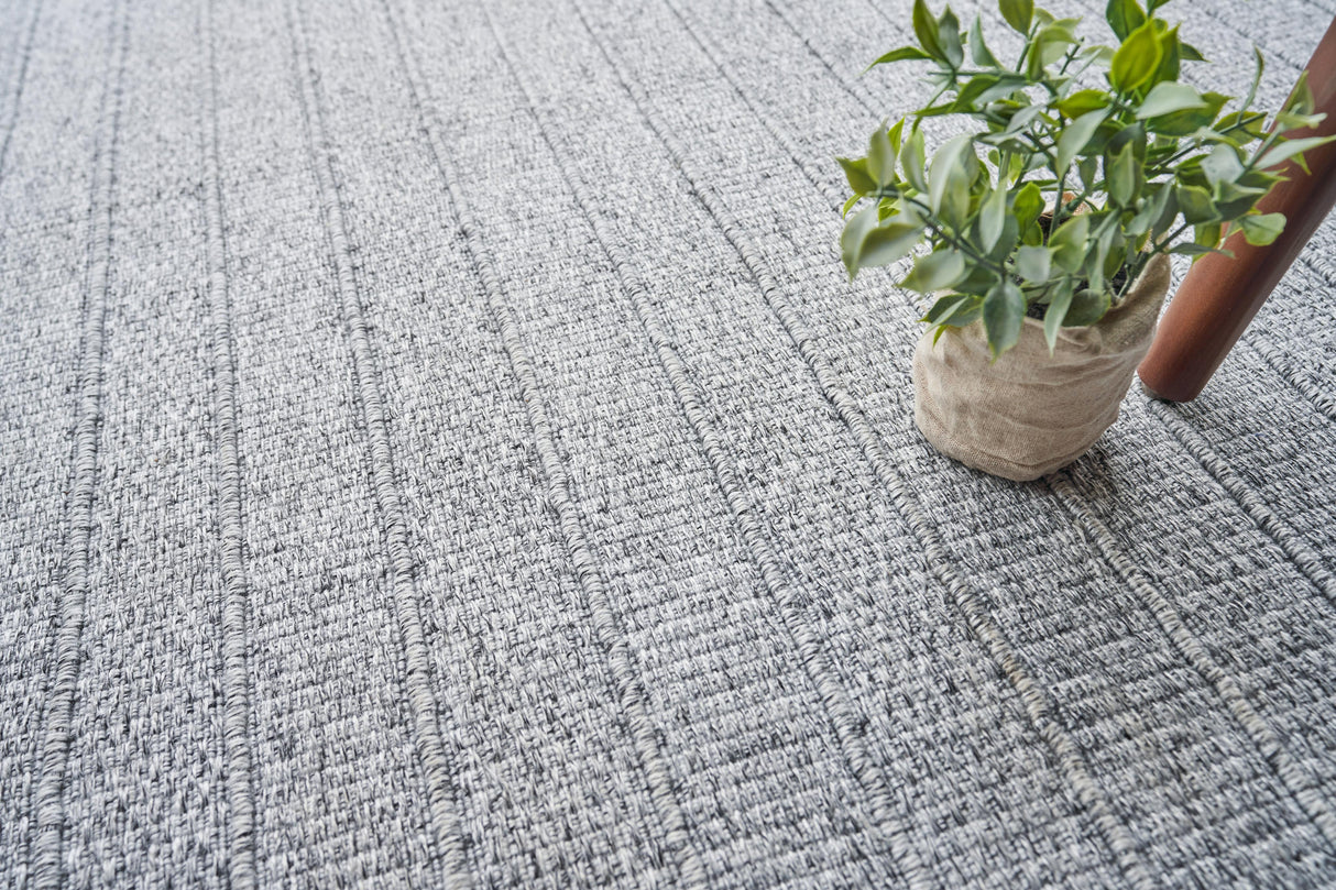 Exquisite Rugs Nova Indoor/Outdoor Flatweave PET yarn 4989 Gray 2' x 3' Area Rug