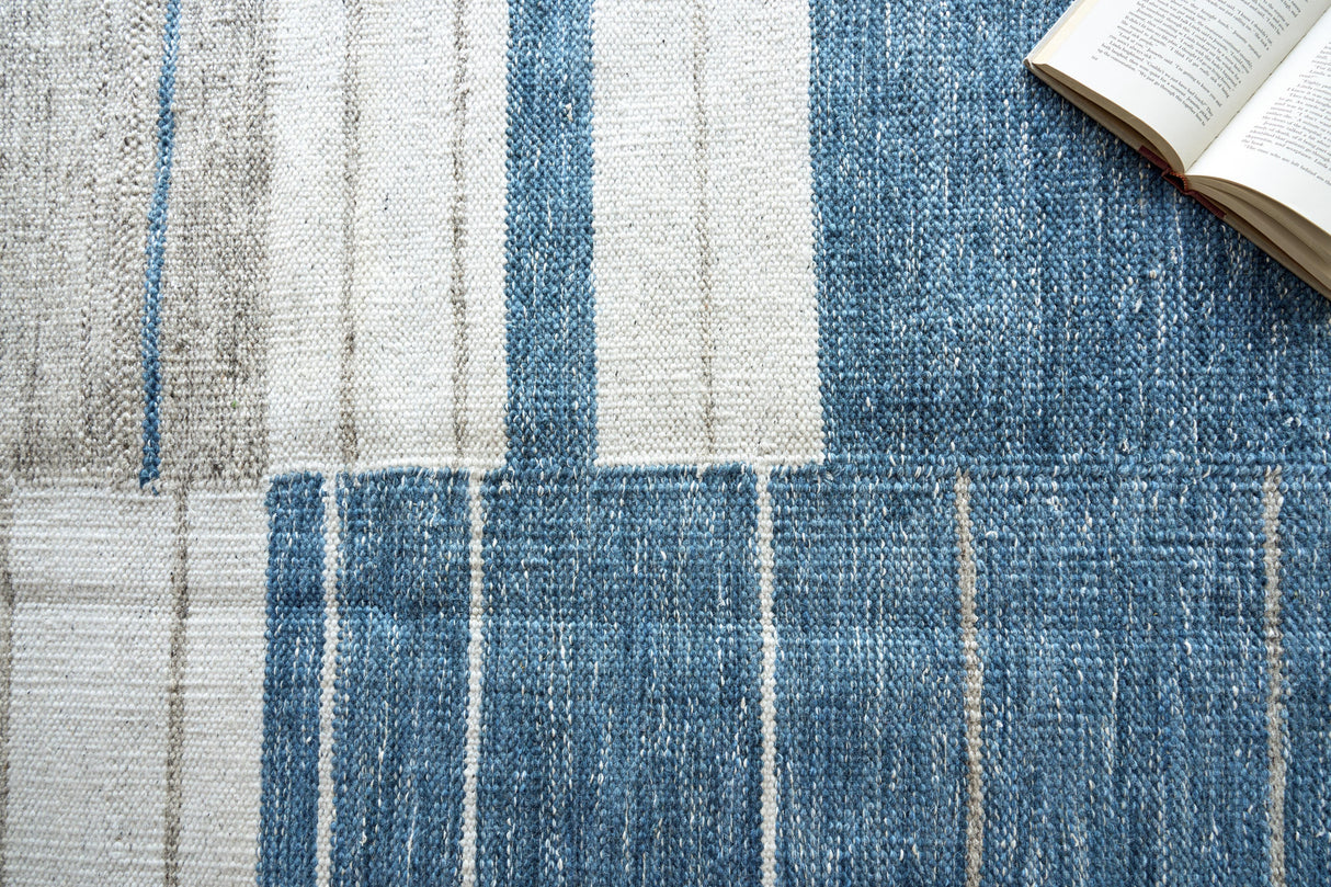 Exquisite Rugs Scandinavian Hand Loomed New Zealand Wool in 4992 Blue/Ivory 3' x 5' Area Rug