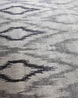 Exquisite Rugs Bamboo Silk Hand Knotted Bamboo Silk in 5001 Silver/Charcoal 8' x 10' Area Rug