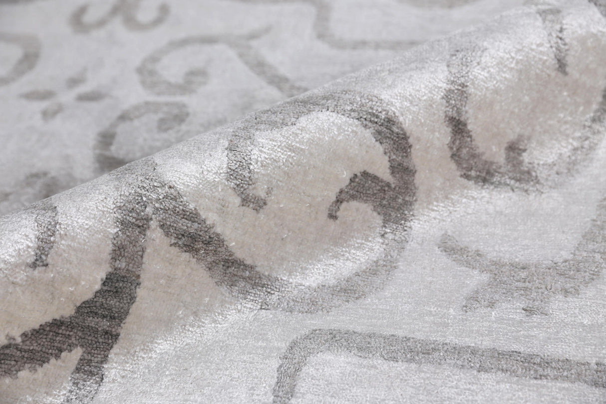 Exquisite Rugs Bamboo Silk Hand Knotted Bamboo Silk in 5005 Ivory/Silver 10' x 14' Area Rug