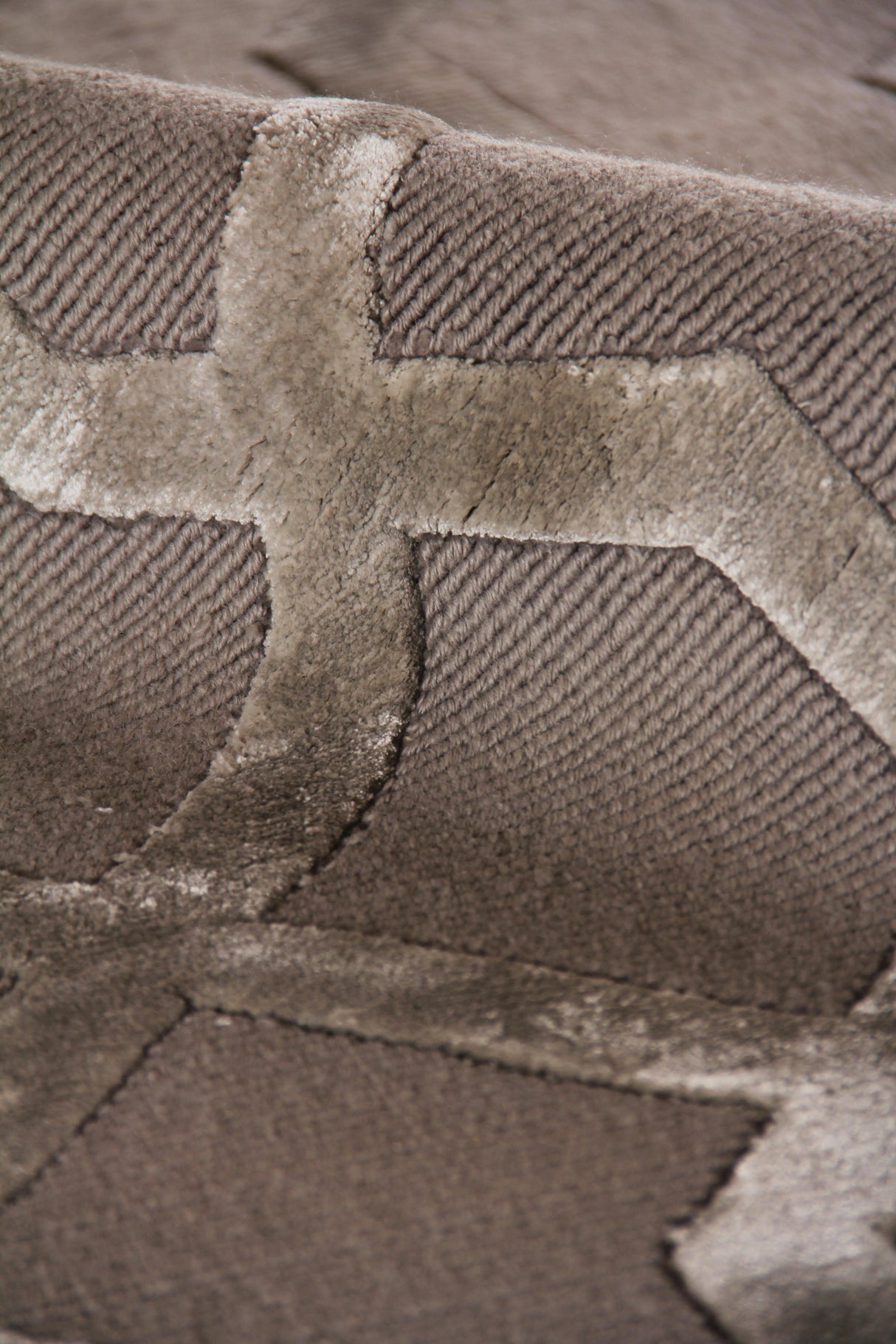 Exquisite Rugs Metro Velvet Hand Knotted Wool/Viscose in 5057 Taupe 8' x 10' Area Rug