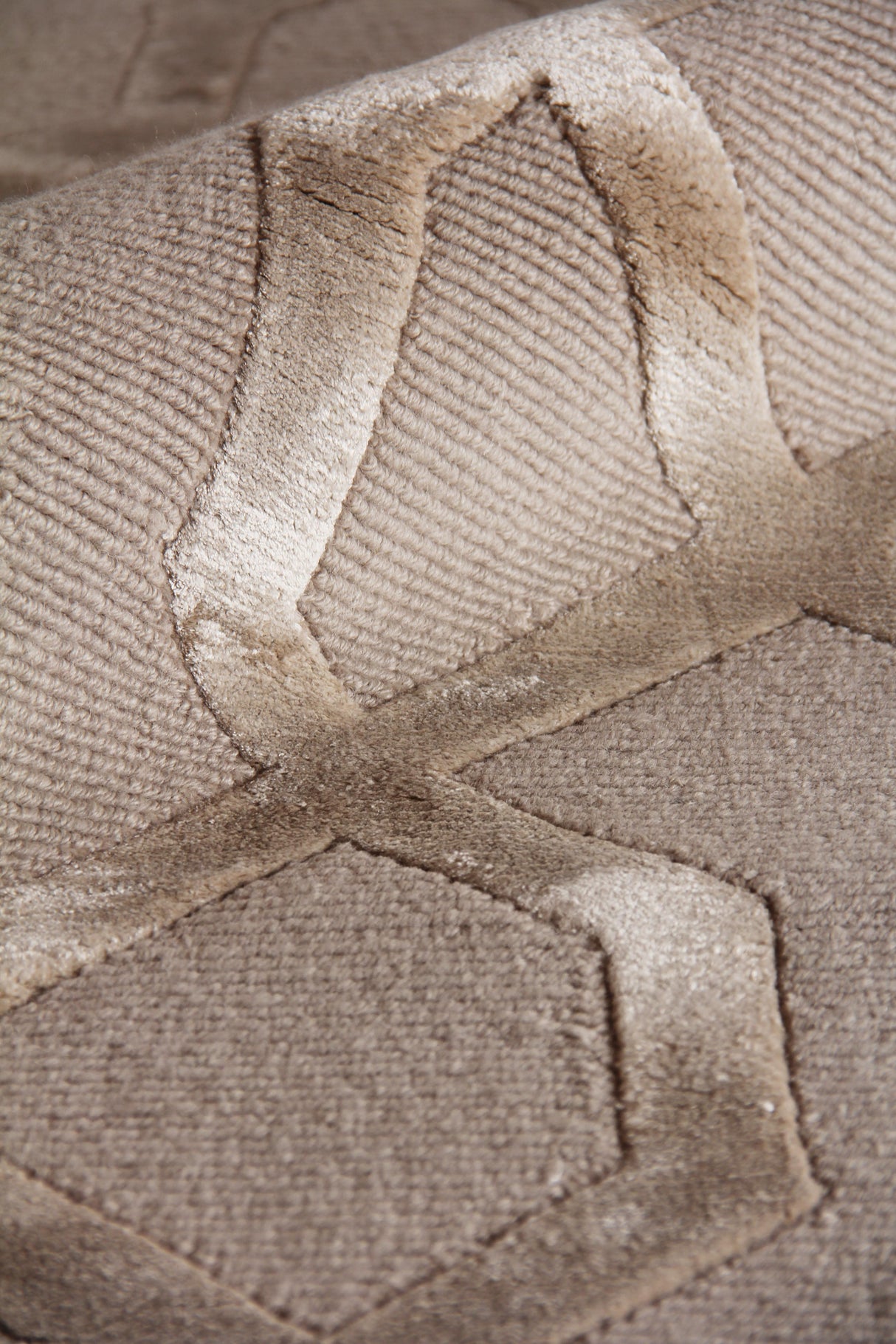 Exquisite Rugs Metro Velvet Hand Knotted Wool/Viscose in 5058 Light Beige 8' x 10' Area Rug