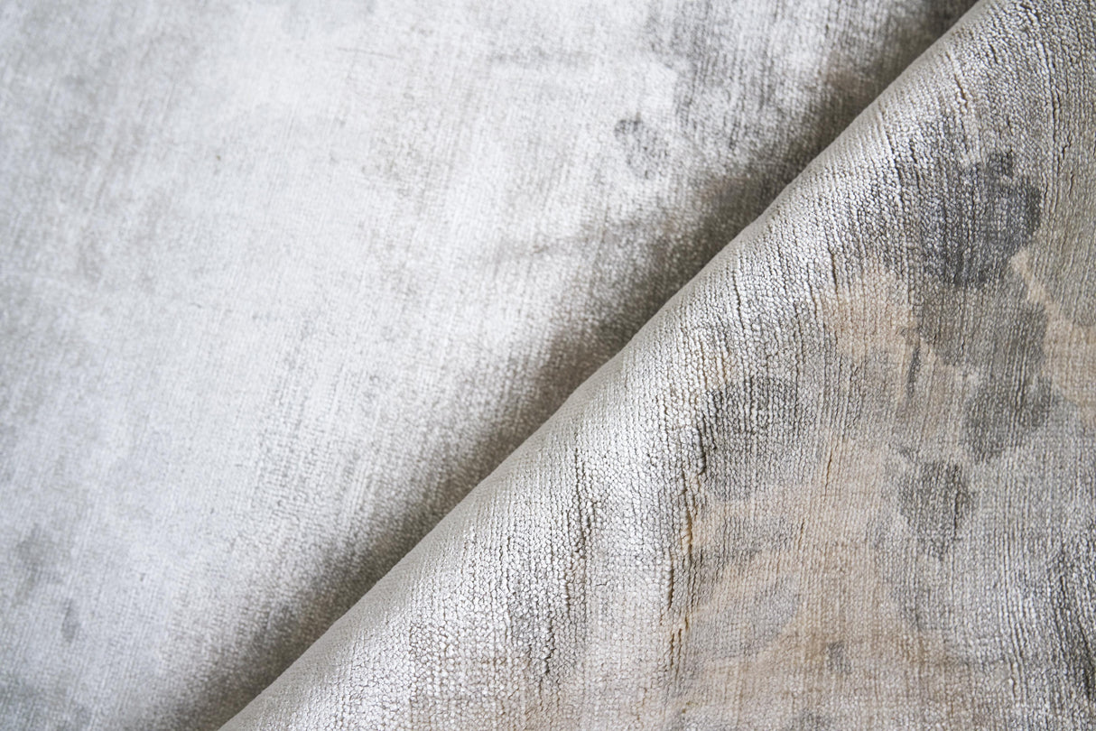 Exquisite Rugs Koda Hand Loomed Bamboo Silk in 5071 Gray/Multi 10' x 14' Area Rug