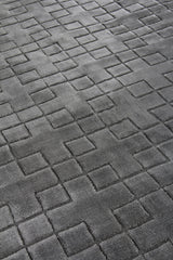 Exquisite Rugs Smooch Geo Hand Loomed Bamboo Silk in 5094 Dark Gray 6' x 9' Area Rug