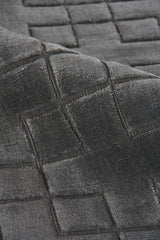 Exquisite Rugs Smooch Geo Hand Loomed Bamboo Silk in 5094 Dark Gray 6' x 9' Area Rug
