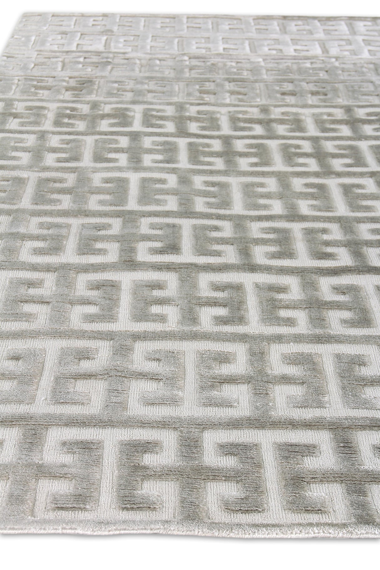 Exquisite Rugs Smooch Geo Hand Loomed Bamboo Silk in 5163 Silver 6' x 9' Area Rug