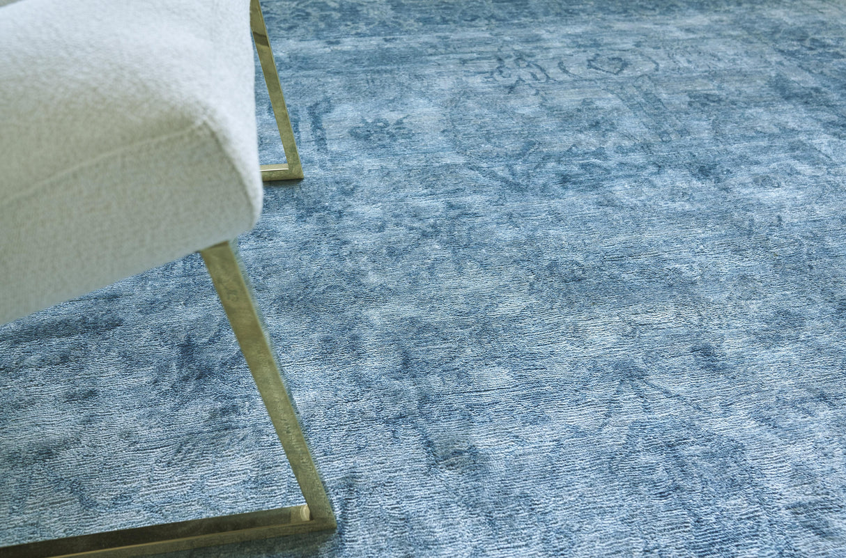 Exquisite Rugs Antique'd Silk Hand Knotted Bamboo Silk in 5171 Blue 6' x 9' Area Rug