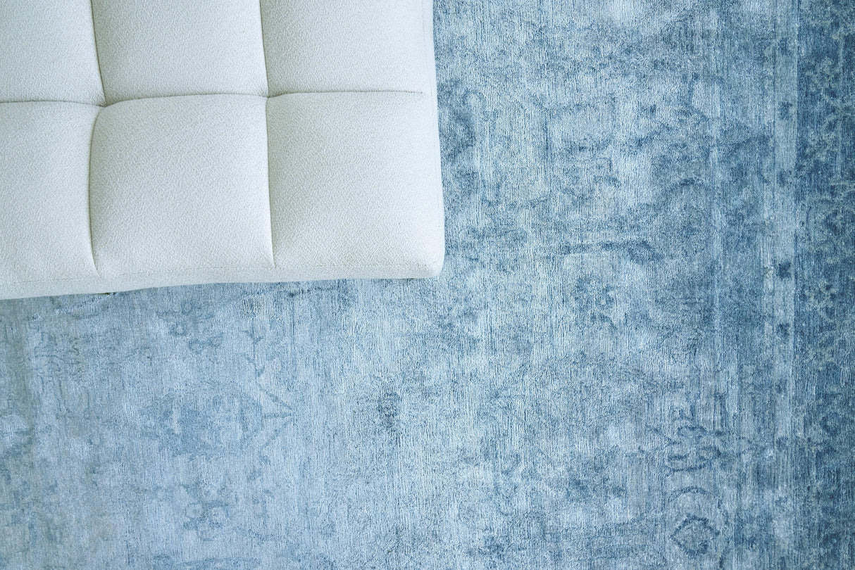 Exquisite Rugs Antique'd Silk Hand Knotted Bamboo Silk in 5171 Blue 6' x 9' Area Rug