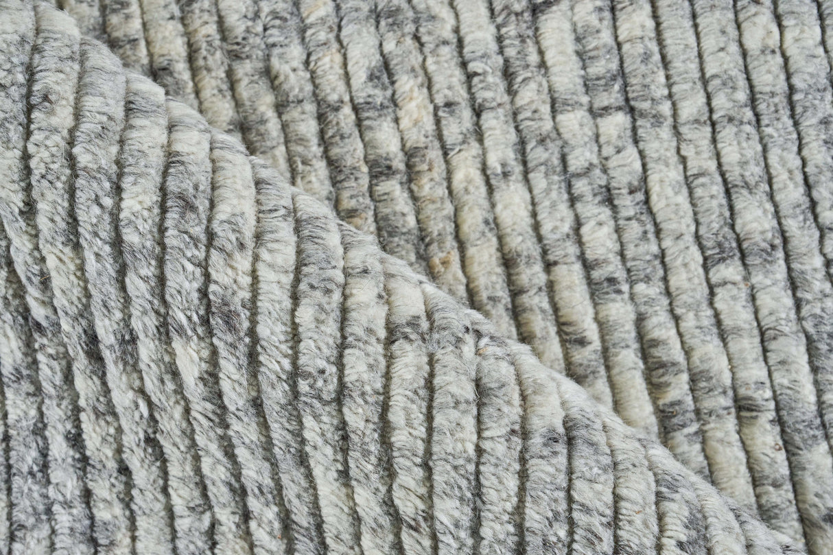 Exquisite Rugs Kaza Hand-loomed New Zealand Wool 5302 Ivory/Silver 2' x 3' Area Rug