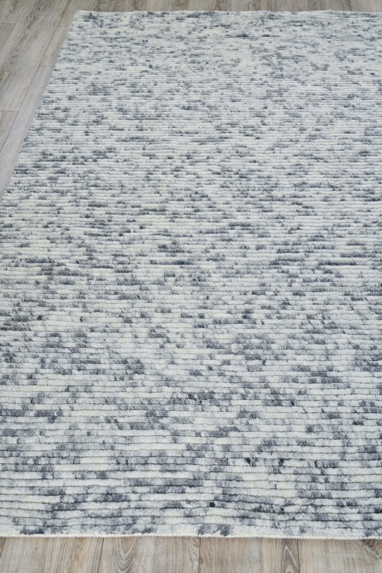 Exquisite Rugs Kaza Hand-loomed New Zealand Wool 5305 Ivory/Light Gray 2' x 3' Area Rug