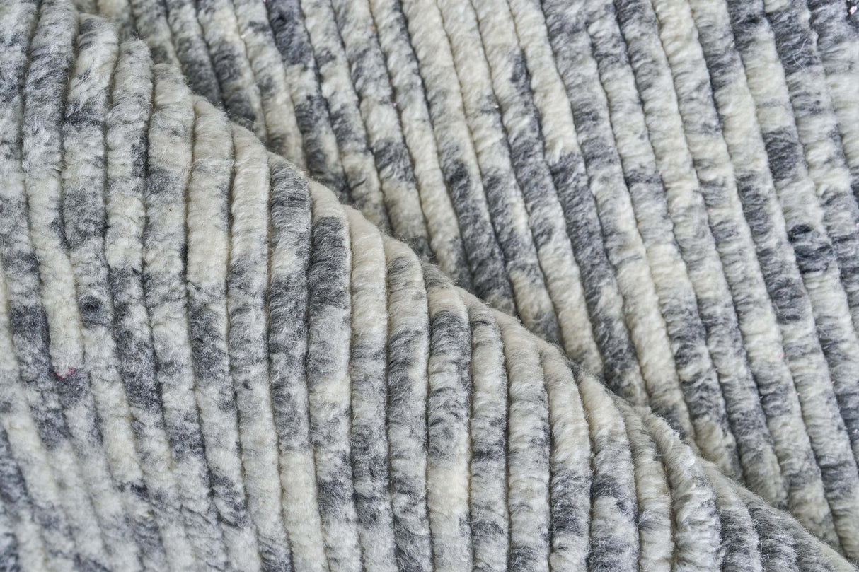 Exquisite Rugs Kaza Hand-loomed New Zealand Wool 5305 Ivory/Light Gray 2' x 3' Area Rug