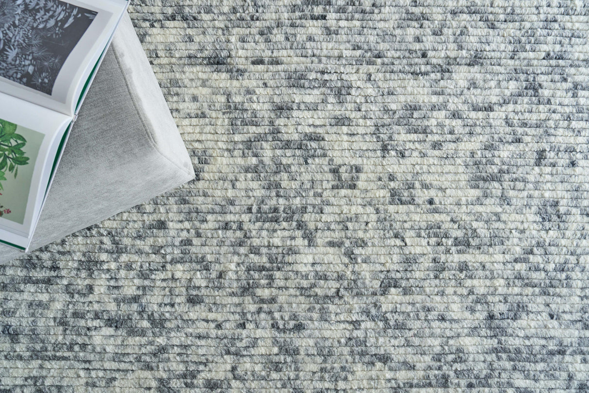 Exquisite Rugs Kaza Hand-loomed New Zealand Wool 5305 Ivory/Light Gray 2' x 3' Area Rug