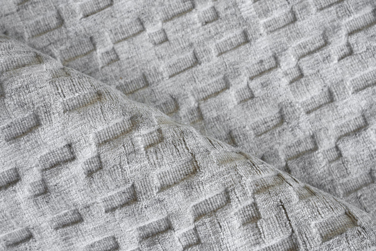 Exquisite Rugs Monroe Silk Handloomed Bamboo Silk and New Zealand Wool 5625 Light Silver 2' x 3' Area Rug
