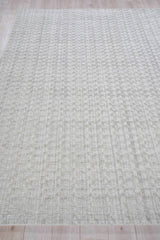 Exquisite Rugs Monroe Silk Handloomed Bamboo Silk and New Zealand Wool 5625 Light Silver 4' x 6' Area Rug