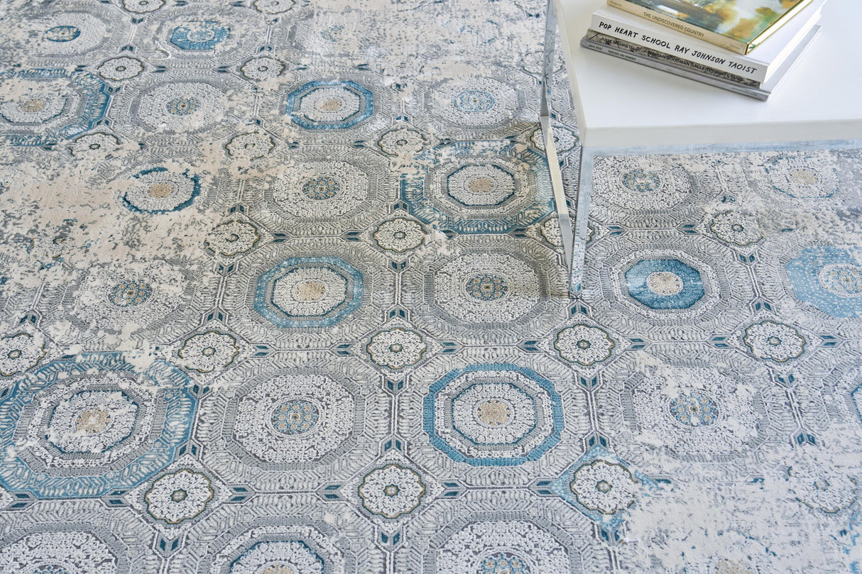 Exquisite Rugs The Met X Exquisite Rugs Legacy 5662 Ivory/Blue 7' x 10' Area Rug