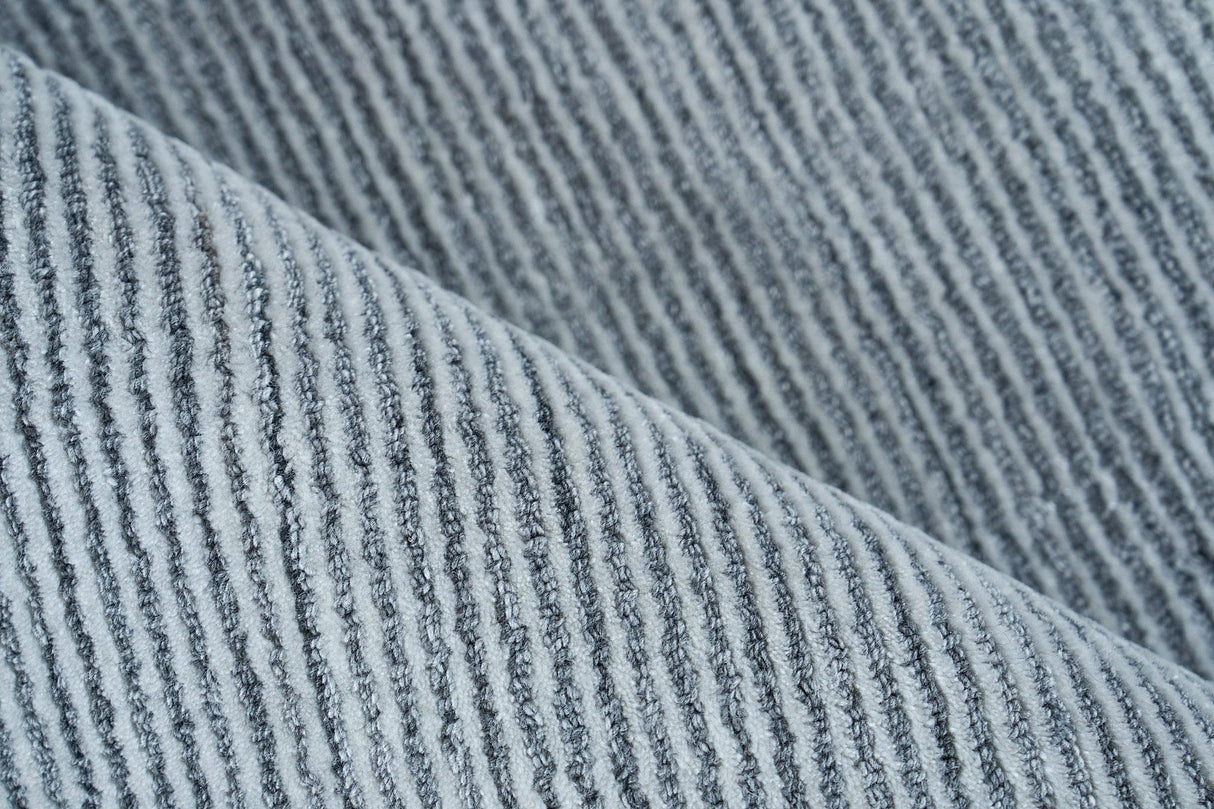 Exquisite Rugs Serena Hand Loomed Nylon/Bamboo Silk in 5874 Dark Gray 8' x 10' Area Rug