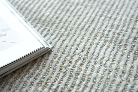 Exquisite Rugs Serena Hand Loomed Nylon/Bamboo Silk in 5772 Beige 8' x 10' Area Rug