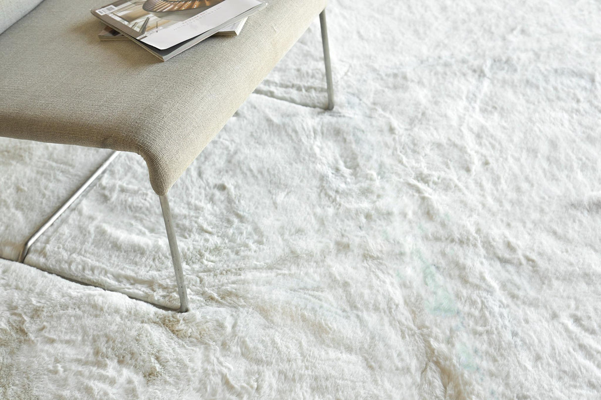 Exquisite Rugs Mink Hand-stitched Polyacrylic 6252 Ivory 2' x 3' Area Rug