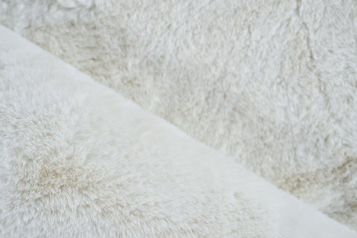 Exquisite Rugs Mink Hand-stitched Polyacrylic 6252 Ivory 2' x 3' Area Rug