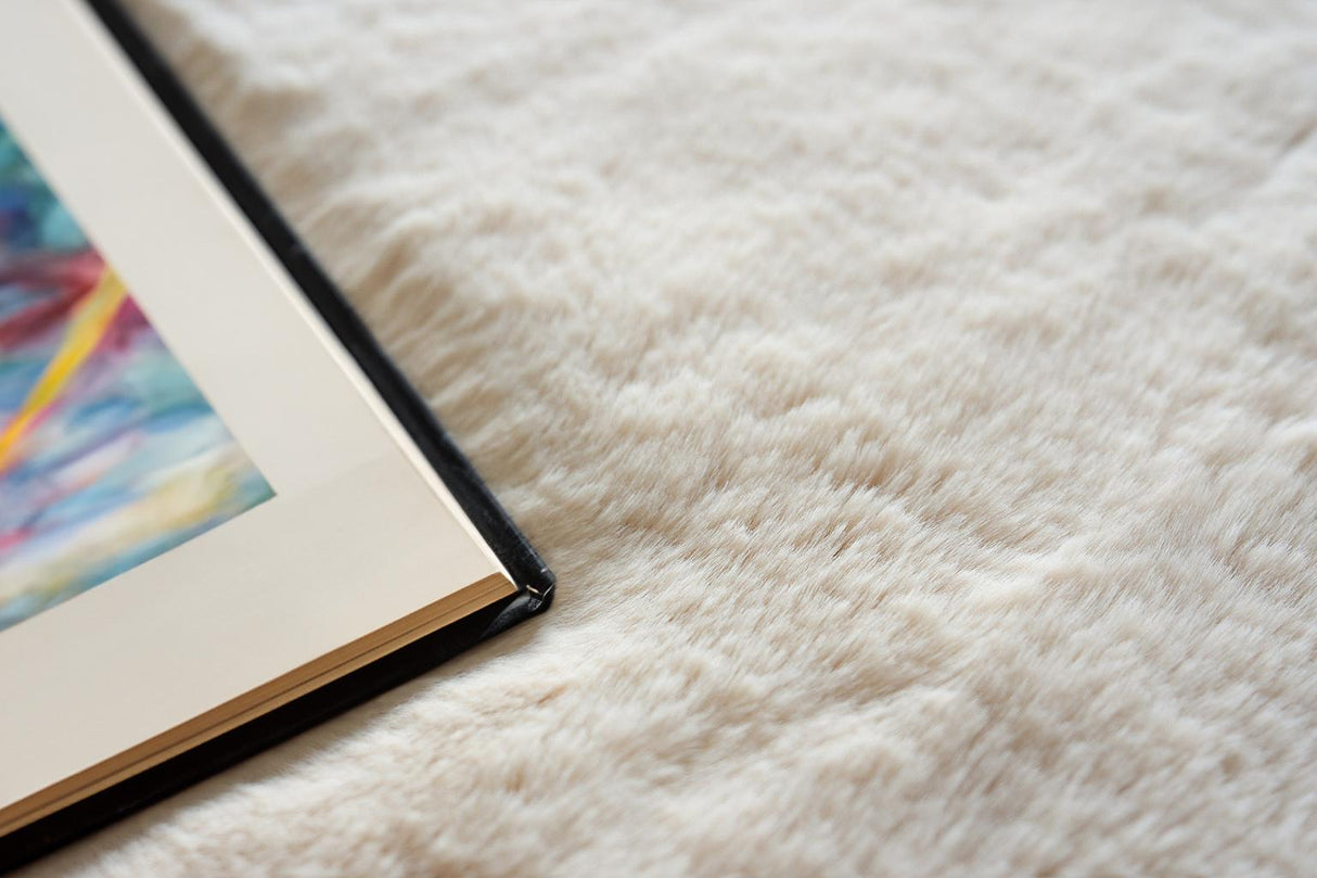 Exquisite Rugs Mink Hand-stitched Polyacrylic 6254 Beige 2' x 3' Area Rug