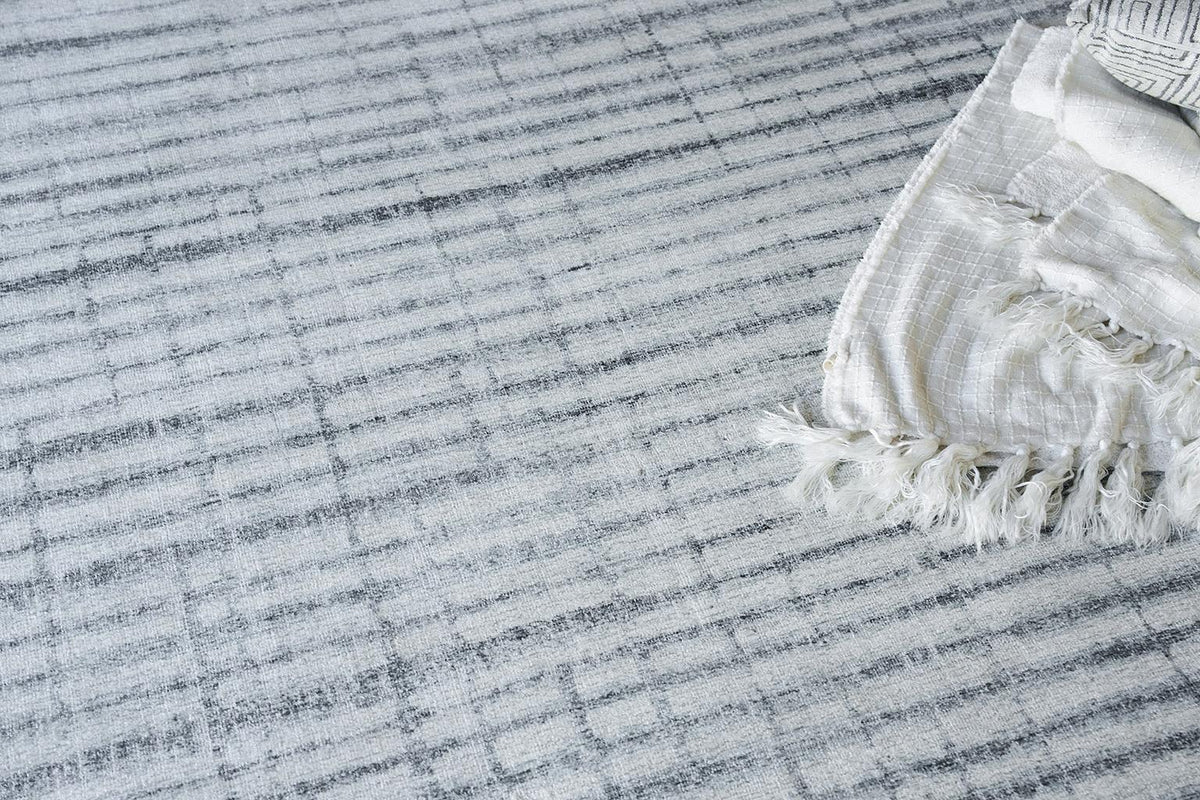 Exquisite Rugs Allure Hand-loomed Wool/Bamboo Silk 6340 Ivory/Blue 2' x 3' Area Rug