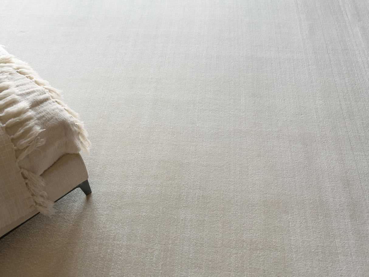 Exquisite Rugs Martelli Modern Handmade Silky Nylon in 6431 White 12' x 15' Area Rug