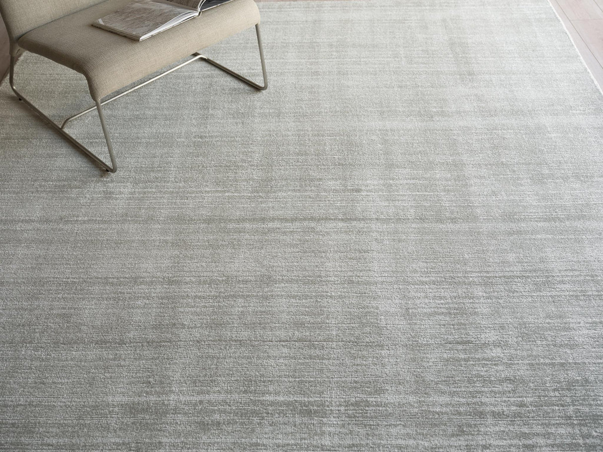 Exquisite Rugs Martelli Modern Handmade Silky Nylon in 6432 Light Silver 4' x 6' Area Rug