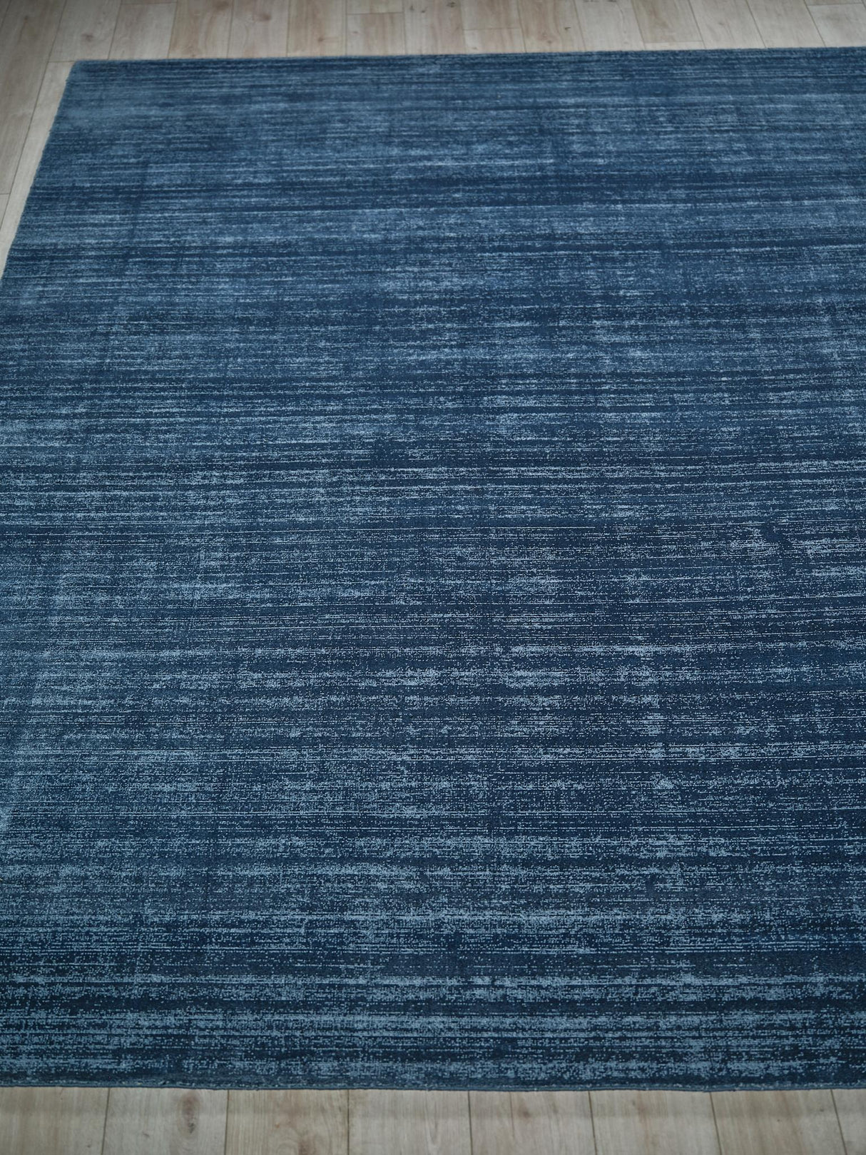 Exquisite Rugs Martelli Modern Handloomed Shiny Nylon 6478 Navy 4' x 6' Area Rug