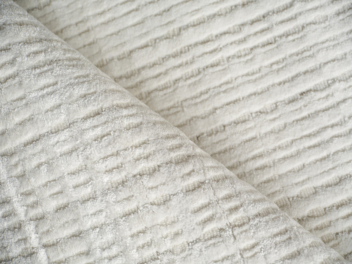 Exquisite Rugs Cabrini Modern Handmade Silky Nylon in 6480 White 6' x 9' Area Rug